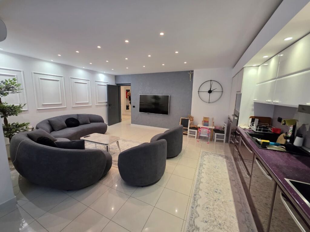 Apartment 2+1 for sale in Vasil Shanto.