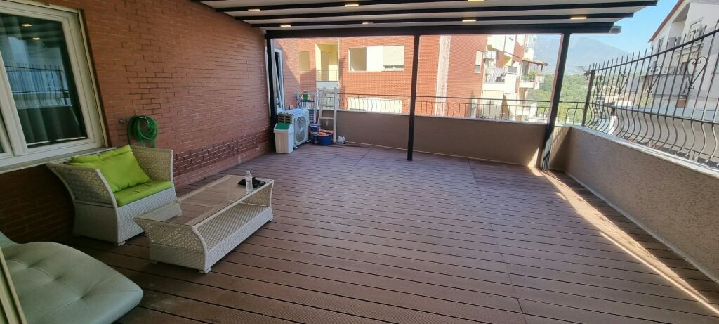 Apartament Modern 2+1+2 me 65 m² Verandë &amp; 2 Poste Parkimi | Liqeni i Thatë!