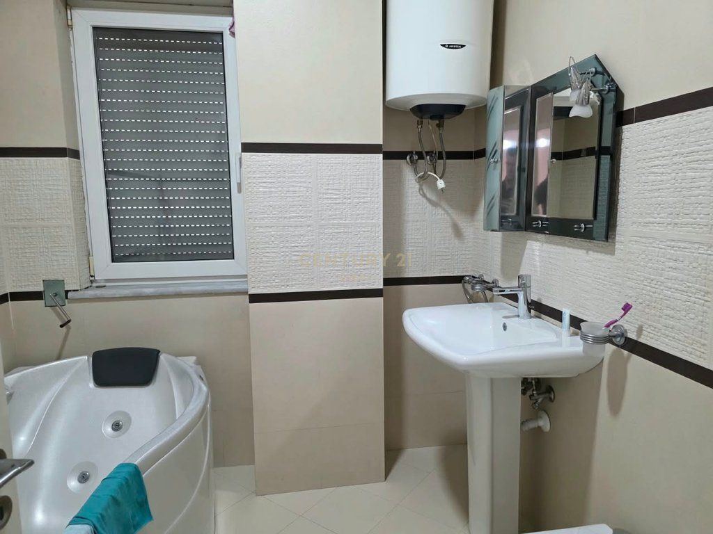 FOR RENT APARTMENT 2+1+2 ON ISMAIL QEMALI STREET – OPPOSITE THE ARTISTIC HIGH SCHOOL