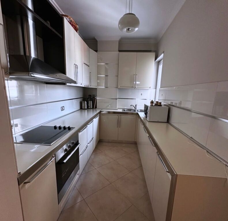 2+1 Apartment for rent near the Artistic High School!