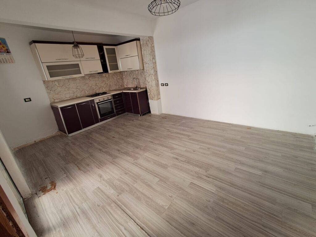 Private House in the Center of Durres – Ideal for Development