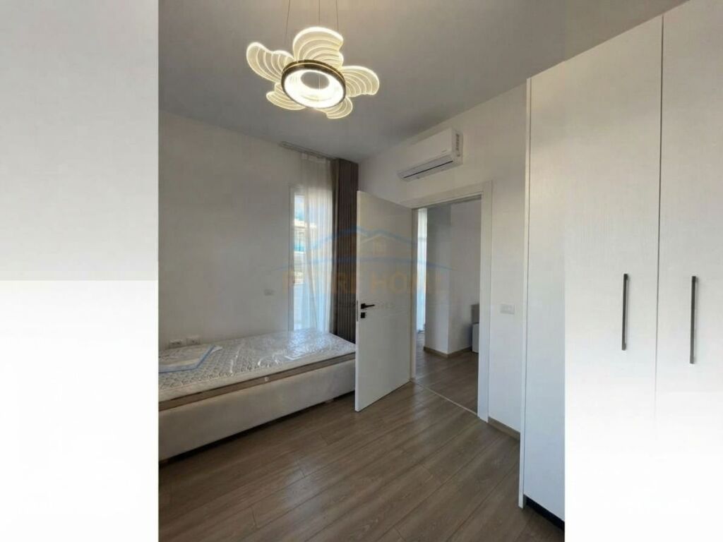 Shitet, Apartament 1+1+Verande, Kamëz, Tiranë.