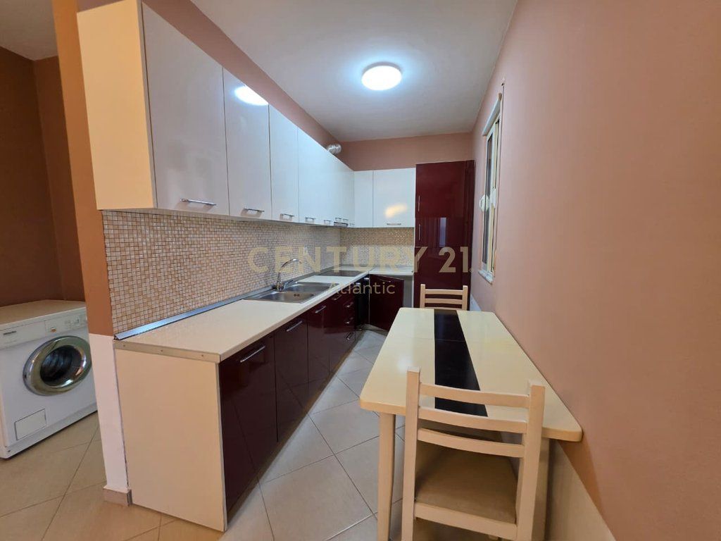 Apartament 1+1 me Pamje Deti për Shitje – Rrota e Kuqe, Plazh, Durrës