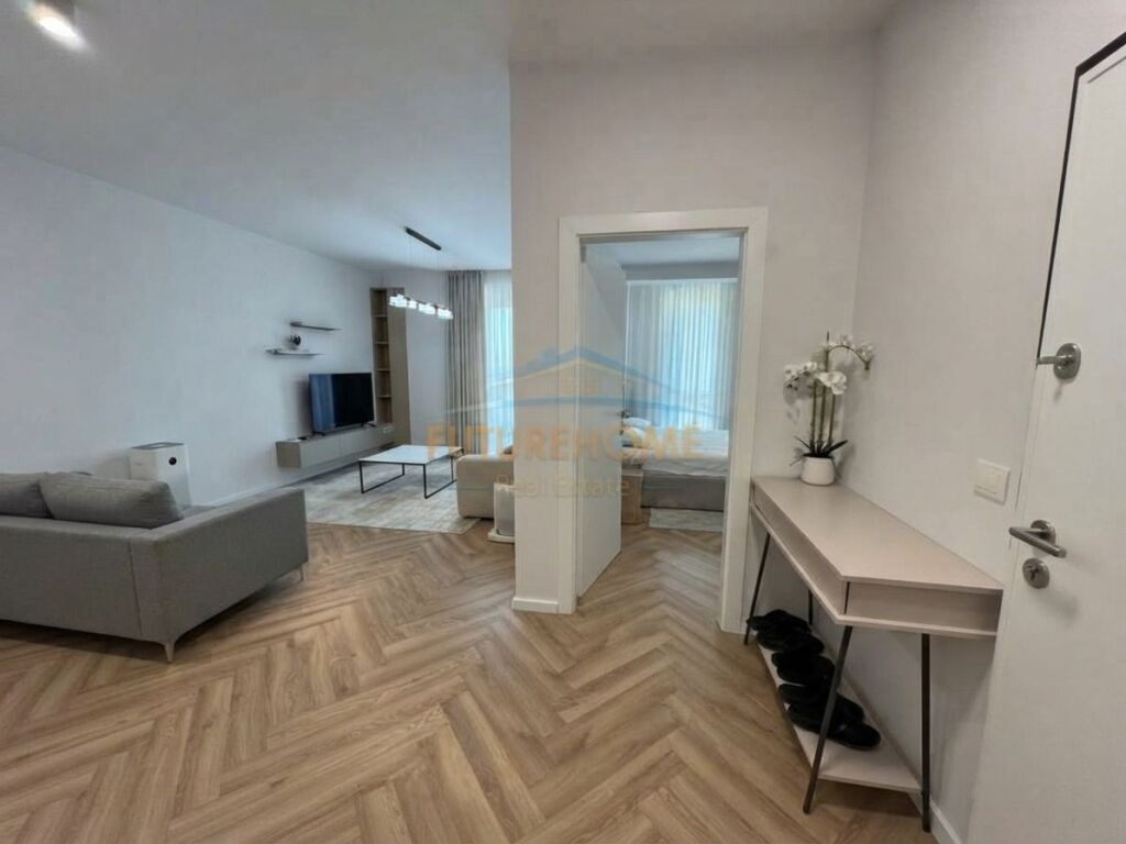 Shitet, Apartament 1+1, Mine Peza, Tiranë