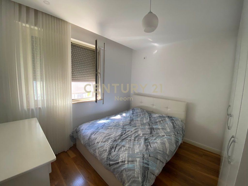 Jepet me Qira Apartament 2+1 te Liqeni i Thate