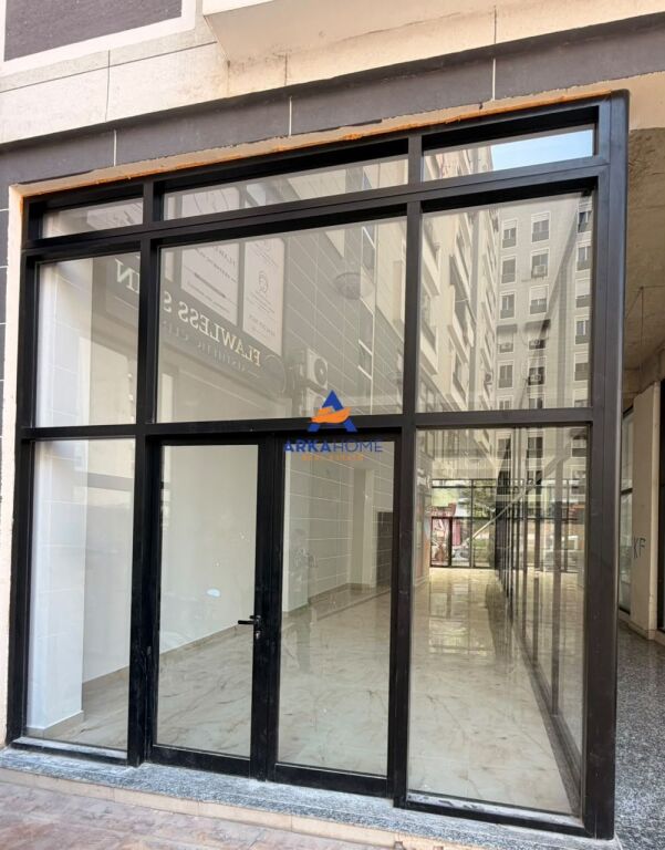 BUSINESS PREMISES FOR RENT 80 M2 "AT THE FORMER BUS PARK" 130000 LEKE