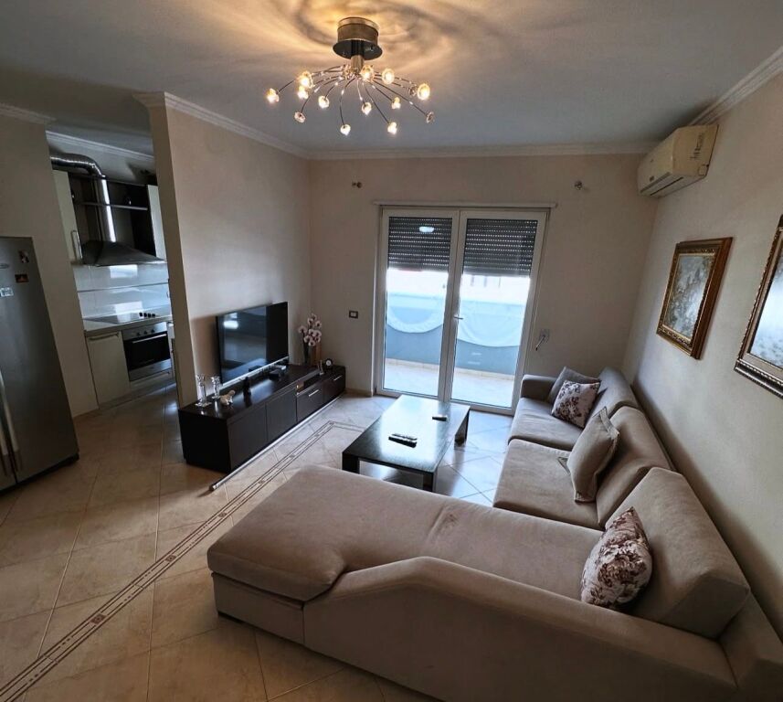 2+1 Apartment for rent near the Artistic High School!