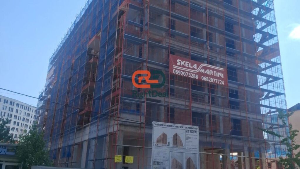 Near Fusha E Aviacionit, Apartment 2+1 for Sale, Suitable for Investment !!!