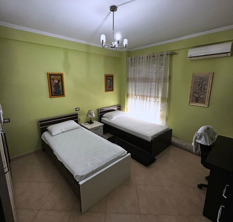 2+1 Apartment for rent near the Artistic High School!