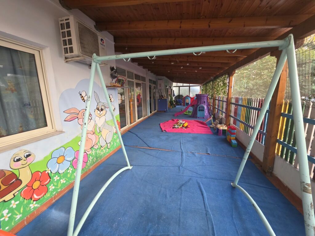 🏫 Affittasi asilo funzionale – Yzberisht  📍 Via “Tre Dëshmorët”, vicino al Nuovo Viale 💰 Prezzo: 150.000 Lek/mese (Non negoziabile)