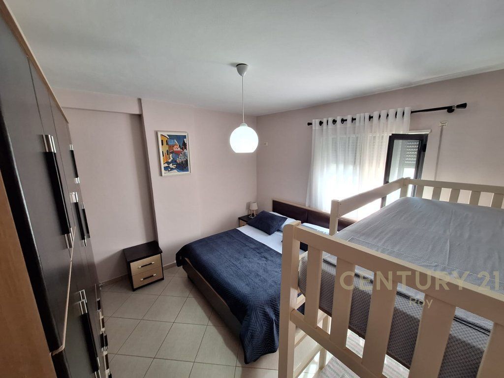 Jepet Apartament 1+1 me Qera ne Shkemb te Kavajes ,Vija e Pare me Detin!!..