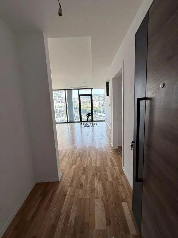 OFFICE FOR RENT 125 M2 LAKE VIEW 165,000 LEKE  FH-96556