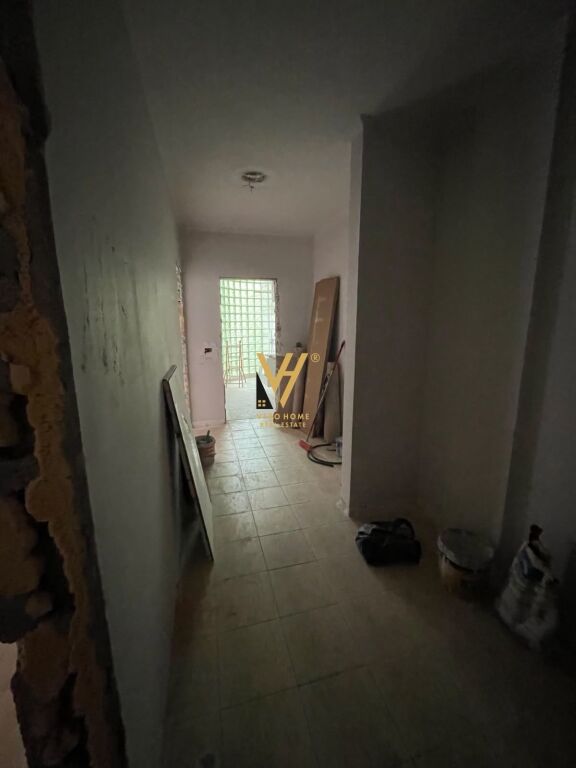 UFFICIO 122 M2 IN AFFITTO A BLLOKU 230.000 LEKE