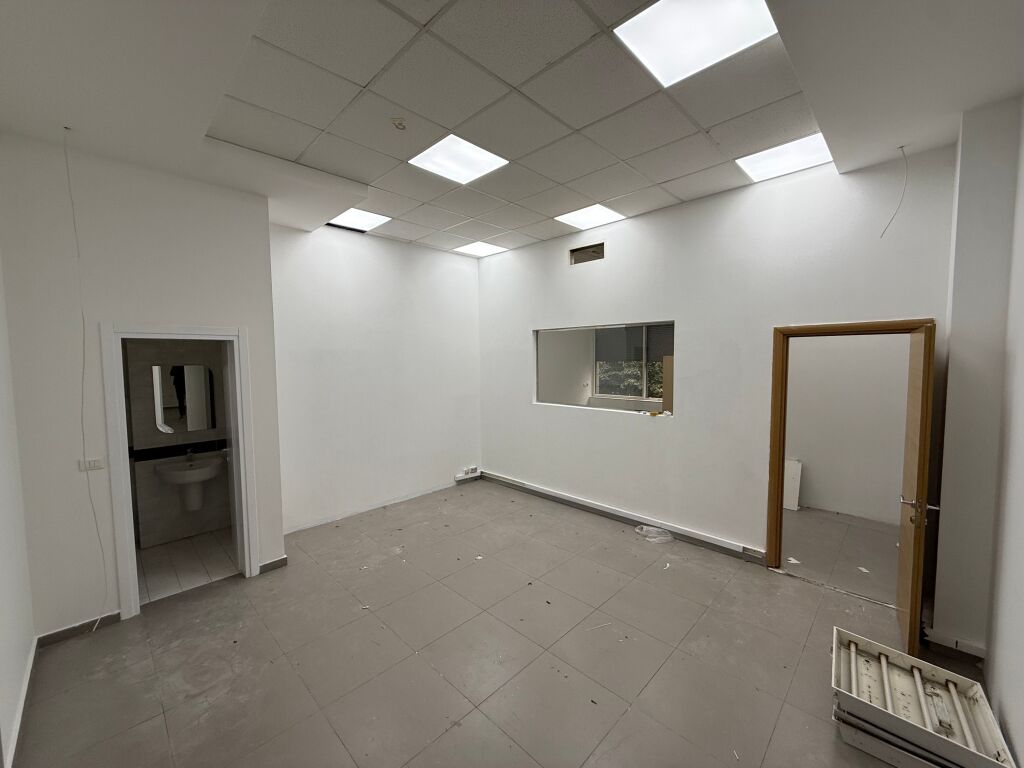 📣 QERA Ambient Zyre Me 1 Post Parking 📍 Rruga e “Bogdaneve” ✨
