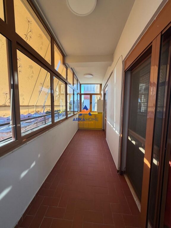 JEPET APARTAMENT 2+1+BALLKON ME QERA "ALI DEMI' 65.000 LEKE