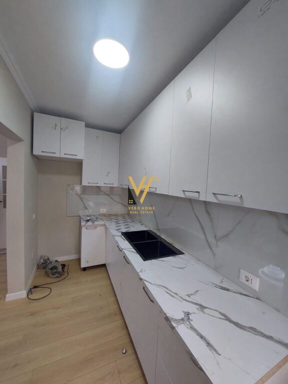 JEPET APARTAMENT 2+1 ME QERA TE ALI DEMI 80.000 LEKE