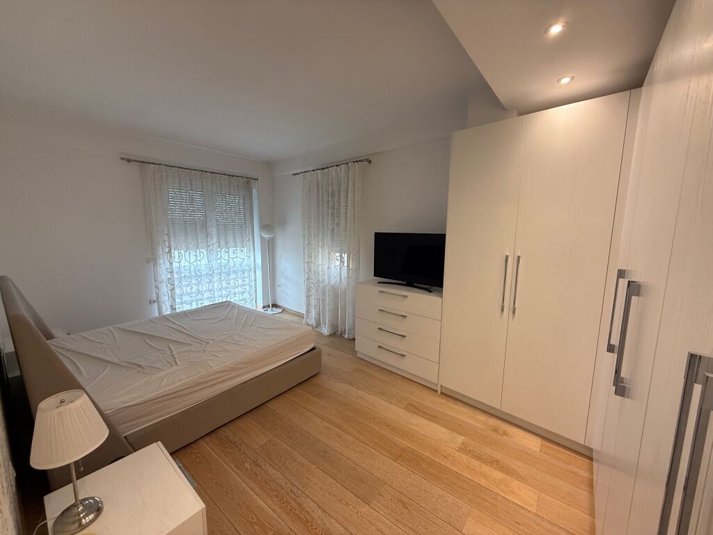 📣 AFFITTO Appartamento 3+1+2 📍 Via “Bogdaneve”, Vicino al Centro, Tirana ✨
