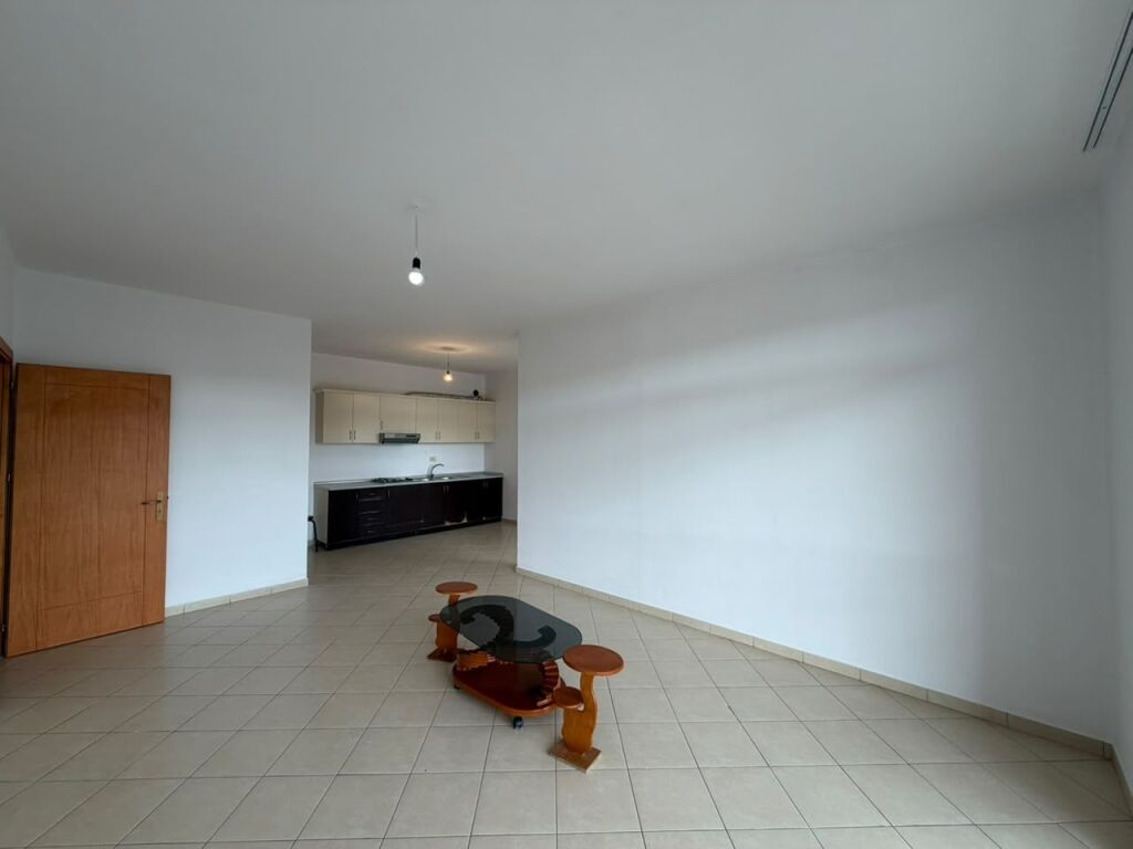 Apartament 2+1 per shitje ne Astir.