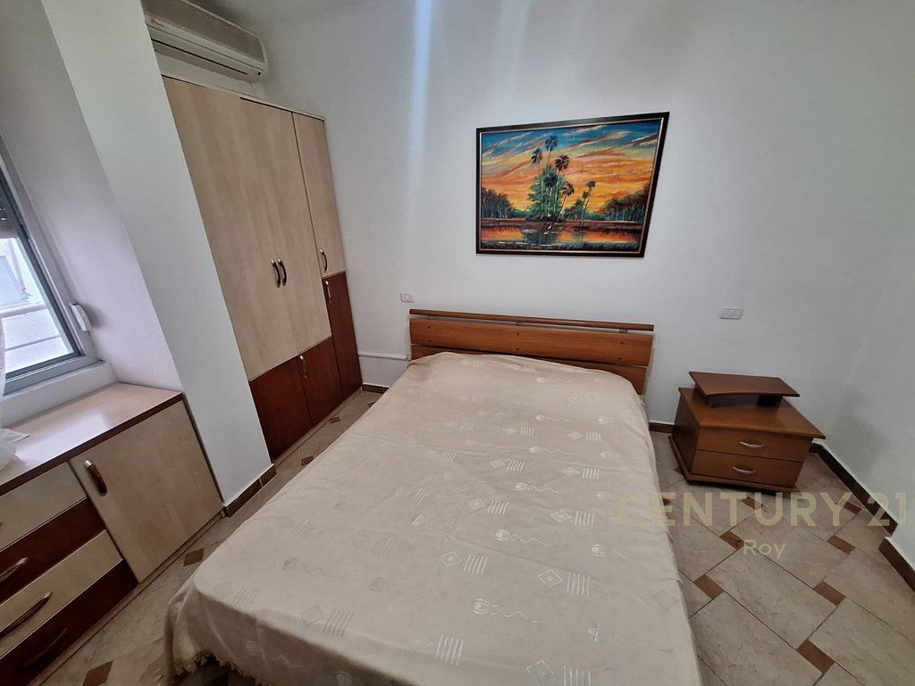 Shitet Apartament 1+1 Me Vija e Pare me Pamje Deti Anesore te Shkembi Kavajes!!.