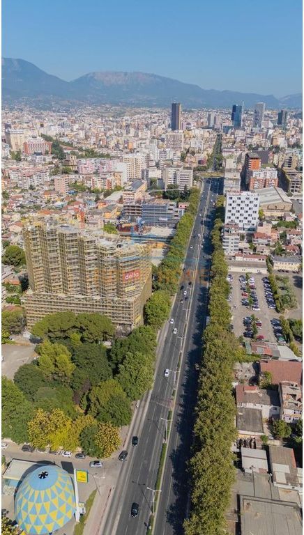 Shitet, Apartament 3+1+2, Colonnade Building, Rruga Dritan Hoxha.