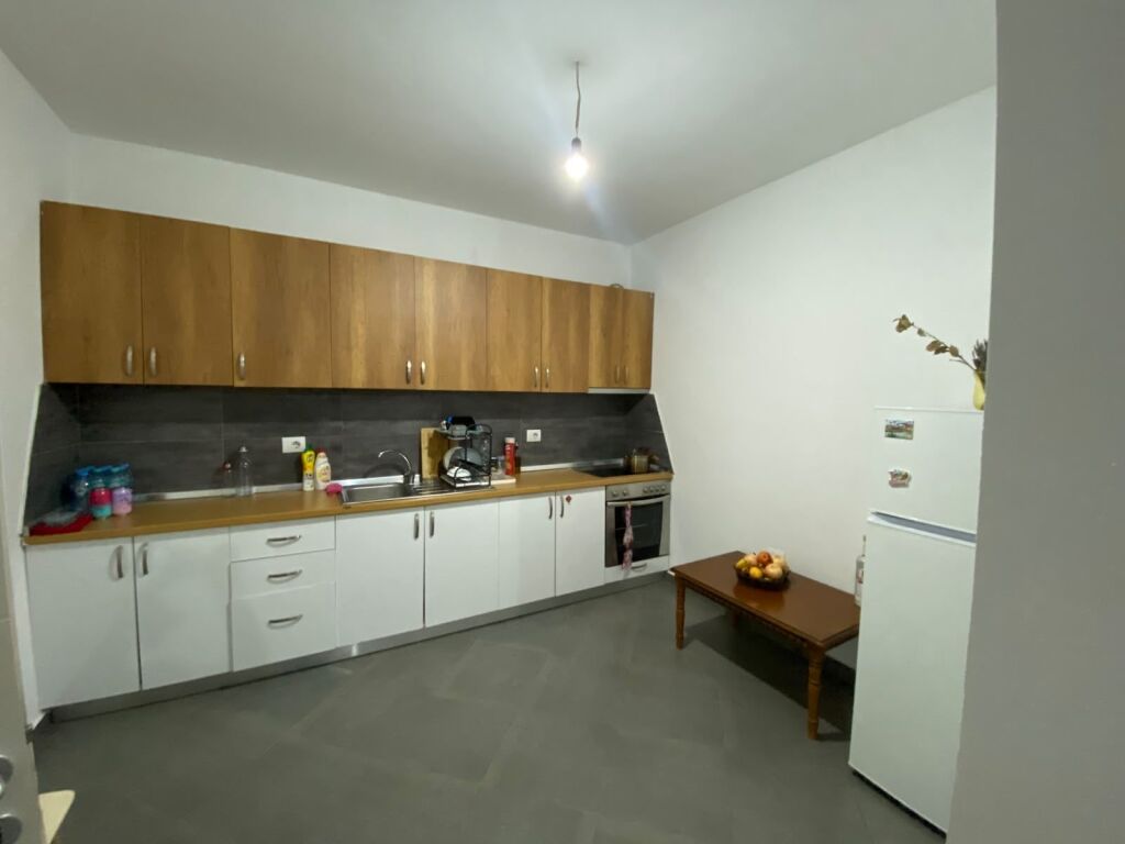 Apartament 2+1 per shitje Kompleksi Tom Doshi !