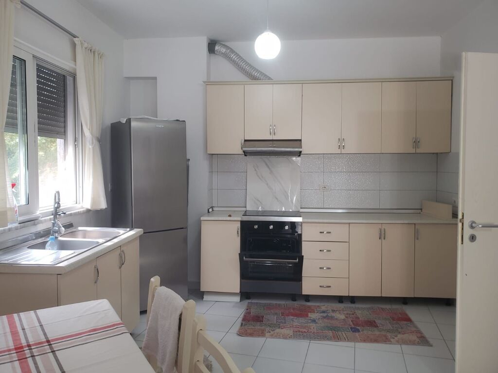 Qera | Apartament 2 + 1 | Liqeni i Thatë | 700 €/muaj