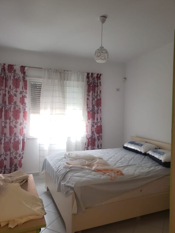 Qera | Apartament 2 + 1 | Liqeni i Thatë | 700 €/muaj