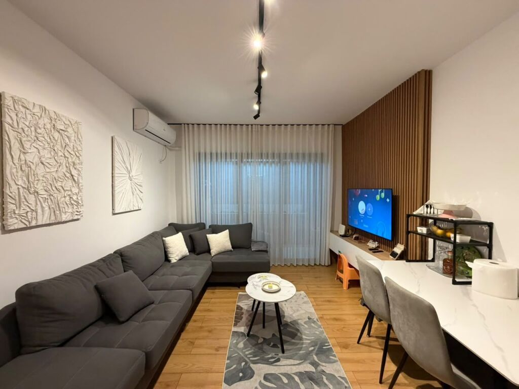 Appartamento 1+1 in vendita a Vila L ad Astir.