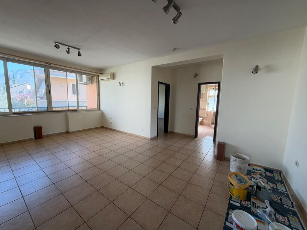 Villa su 3 piani in affitto | Kodra e Priftit