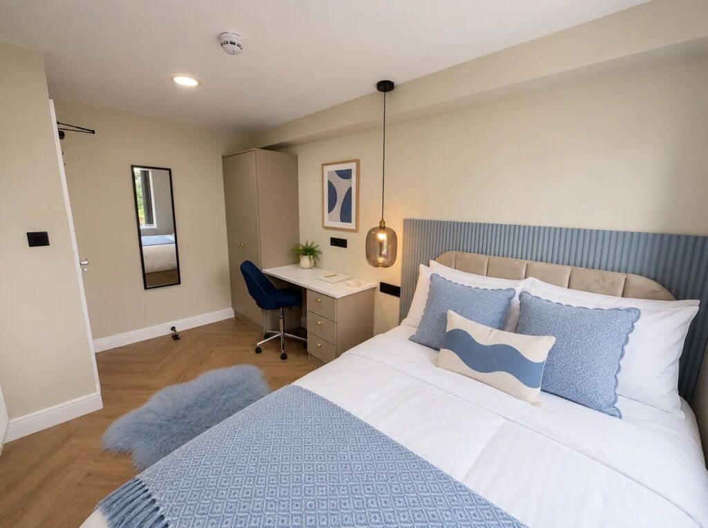 Bulevardi i Ri/Stacioni i Trenit, jepet me qera apartament modern 1+1.