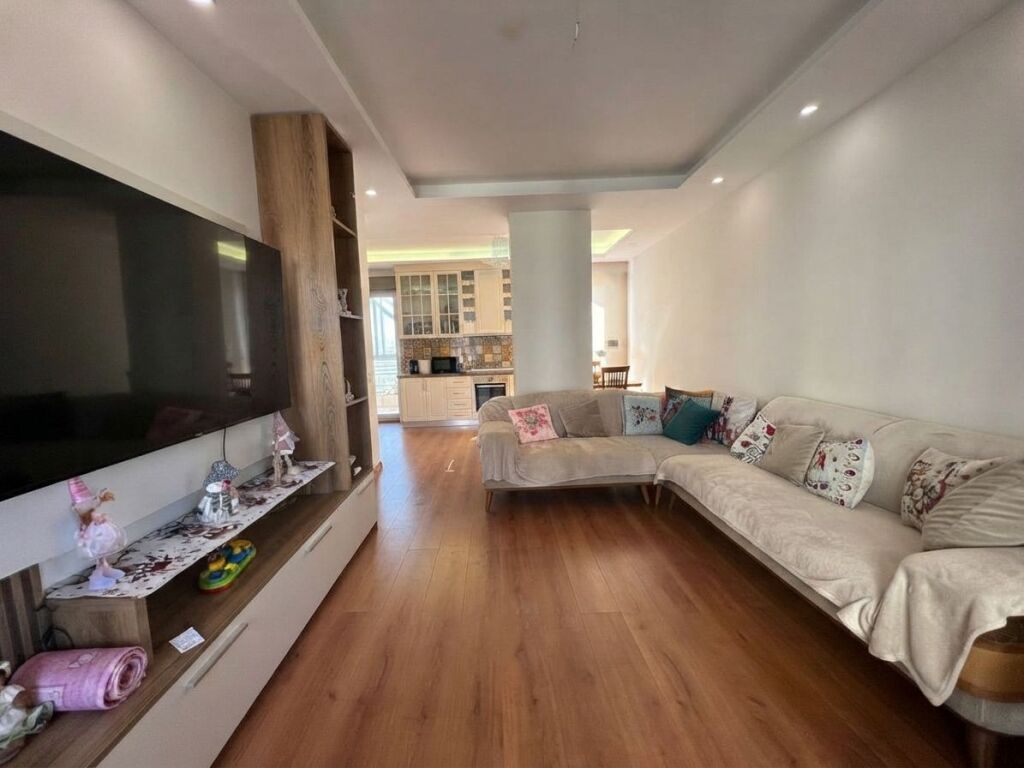 Qera, Apartament 2+1, Liqeni Thate, Tiranë.