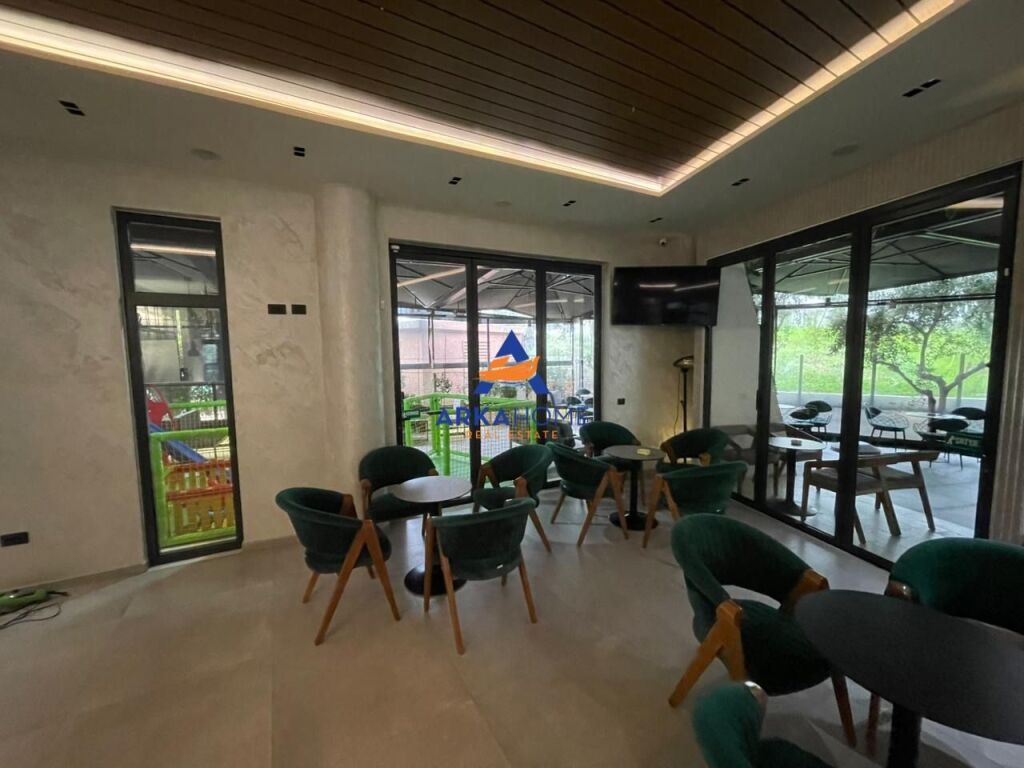 VENDESI COMMERCIALE IN VENDITA+VERANDA 260 M2 "VIA NDRE MJEDA, EX PARCO DEGLI AUTOBUS" 800.000 EURO