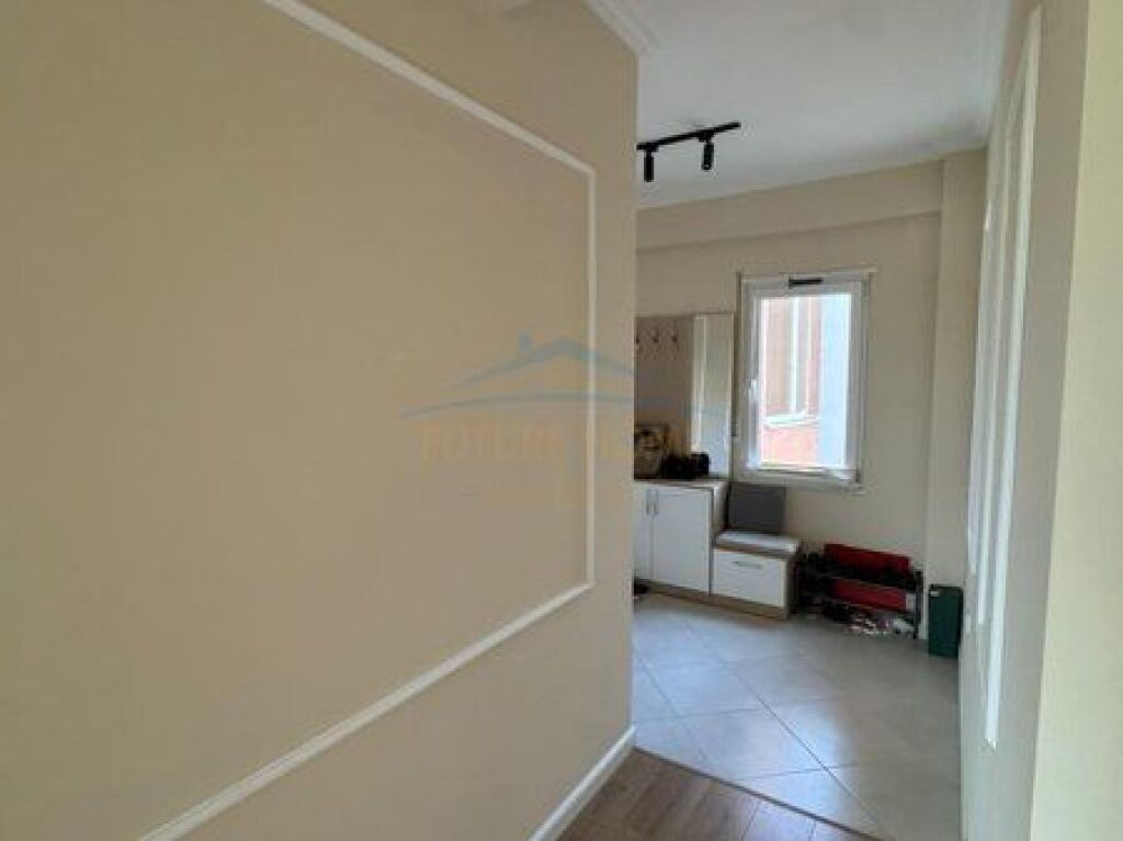 Affitto, Appartamento 2+1+2 + 2 Posti Auto, Lago Secco