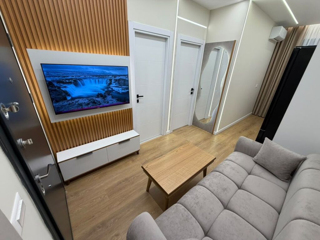 🏡 SHITET APARTAMENT ME MOBILIM LUKSOZ  📍 21 Dhjetori, Rruga Frederik Shiroka, sipër market Joana’s