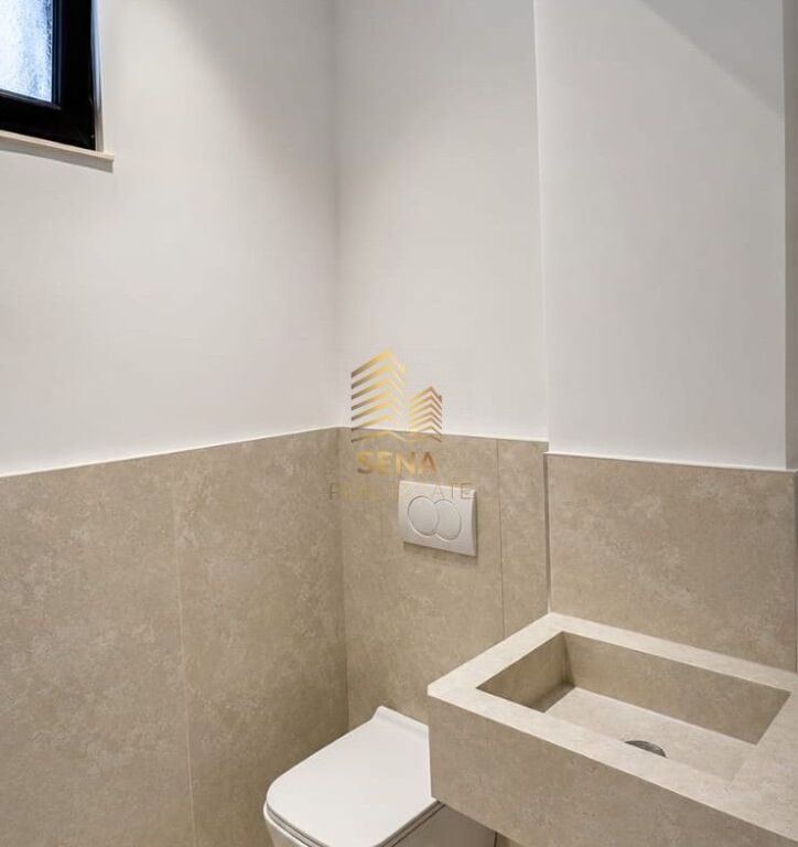 Shitet, Ambient Biznesi – Pazari i Ri, 185.000 Euro