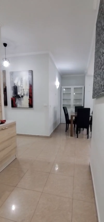 Apartament 3+1 per qera Qender Tirane !