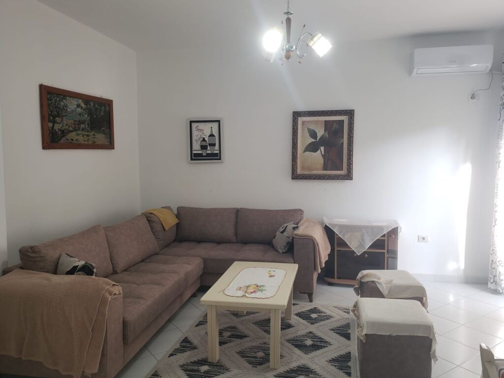 Qera | Apartament 2 + 1 | Liqeni i Thatë | 700 €/muaj