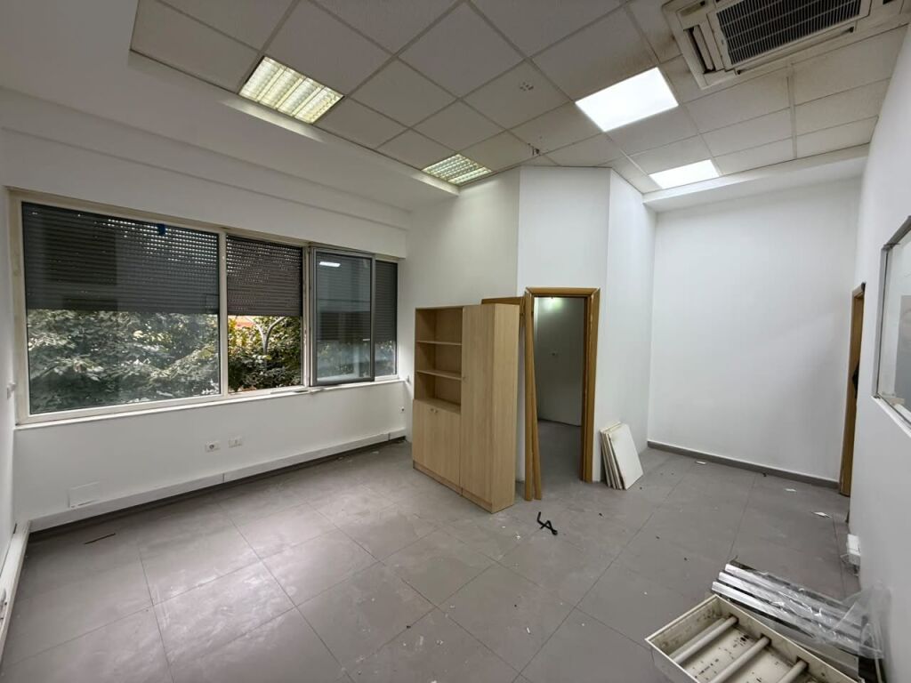 📣 **JEPET ME QIRA AMBIENT ZYRE + 1 POST PARKIMI**