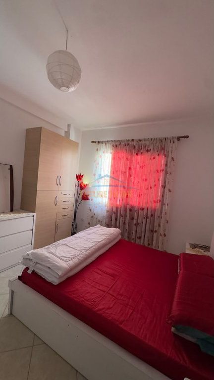 Shitet, Apartament 2+1+2 Poste Parkimi, Kodra e Diellit, Tiranë