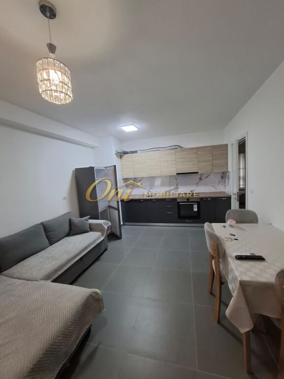 RRUGA 5 MAJI APARTAMENT PER QERA 3+1