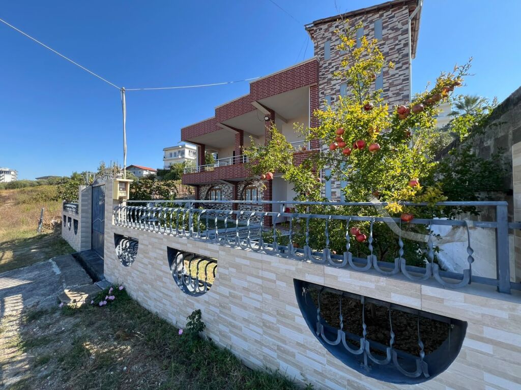 SHITET VILE 2 KATSHE, NE UNAZE TE PLAZHIT DURRES 150000 EURO