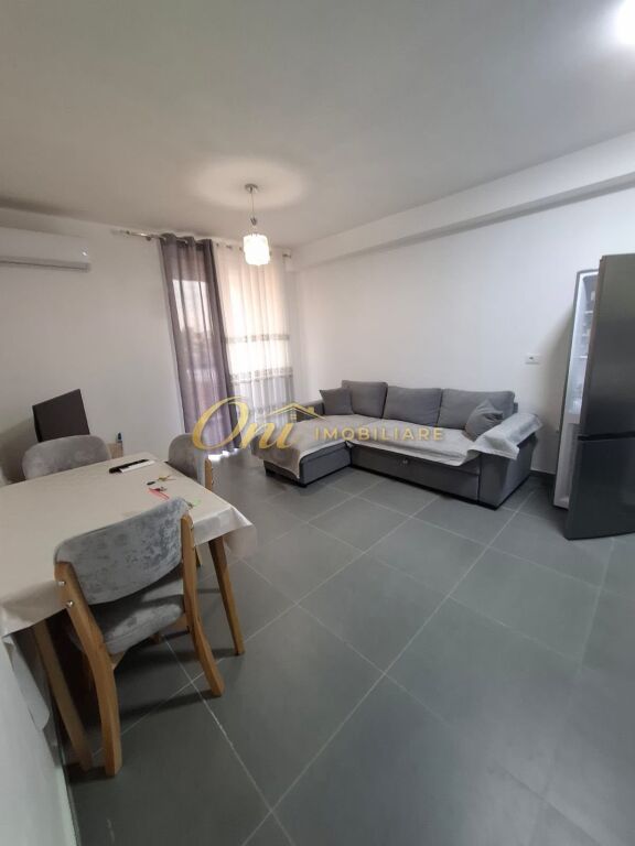 RRUGA 5 MAJI APARTAMENT PER QERA 3+1