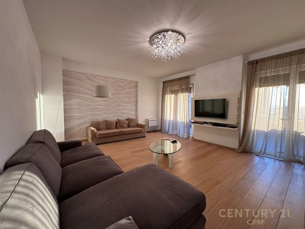 Apartament 3+1+2+ Post Parkimi Per Qira Tek Rruga E Bogdaneve! 1,700 € /Muaj