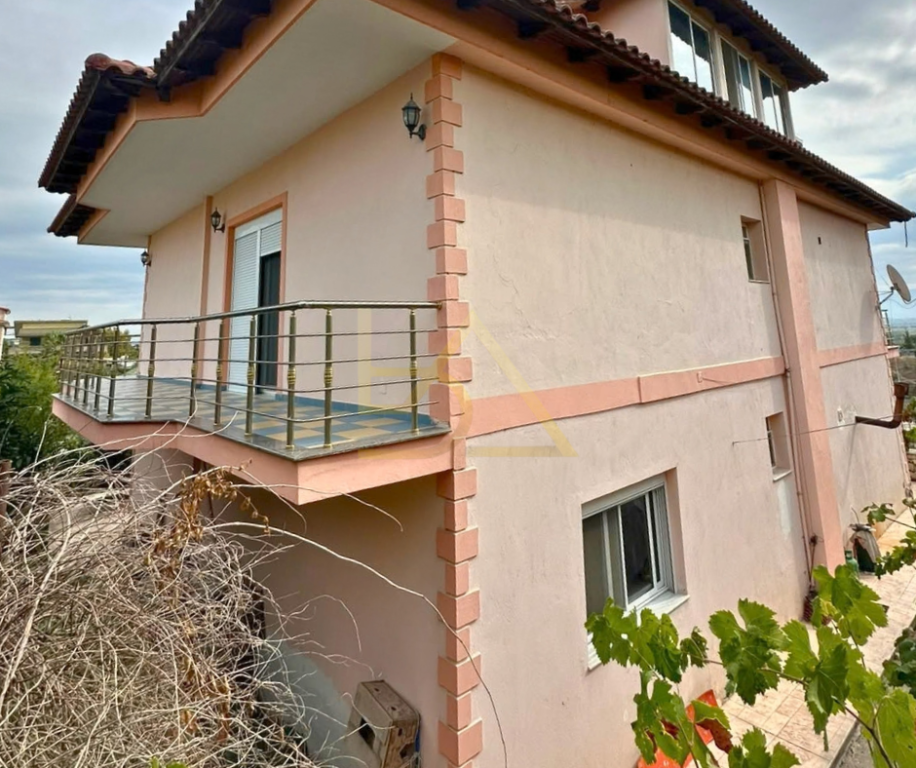 VILLA IN VENDITA – FIER