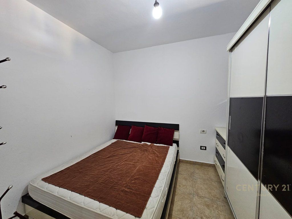 VENDESI APPARTAMENTO 1+1 ADATTATO A 2+1 A ASTIR VICINO AL BOHEM BAR