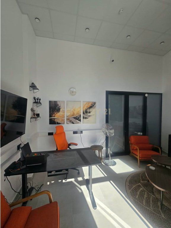 Ufficio + magazzino in affitto - Via Naim Frashëri, vicino a Via Kavajës