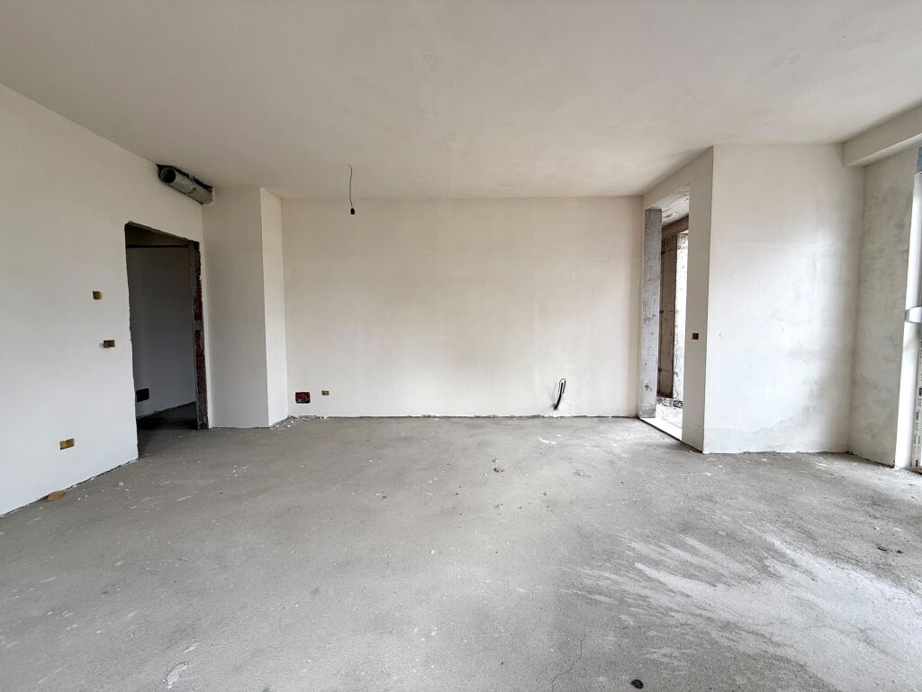 Apartament ne shitje 3+1 tek Bulevardi i Ri!