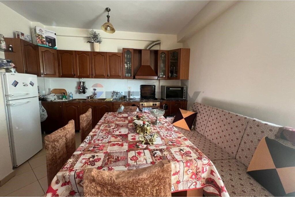 Apartament 1+1 me qera te Green Tower, Albano Romina Vlore