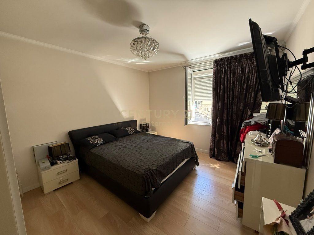 🏡 SHITET APARTAMENT 2+1+2 Me 2 Poste Parkimi + Verande tek rruga e Kosovareve