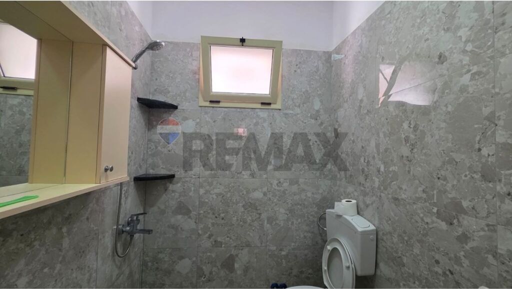 Apartament 2+1 me qera,prane Shkolles Reald